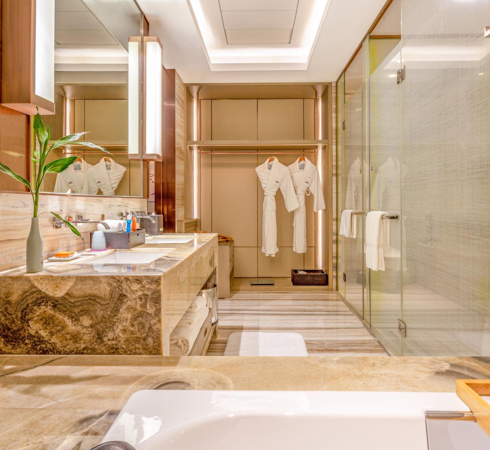 Crowne Plaza Yibin By Ihg Hotel Exterior photo
