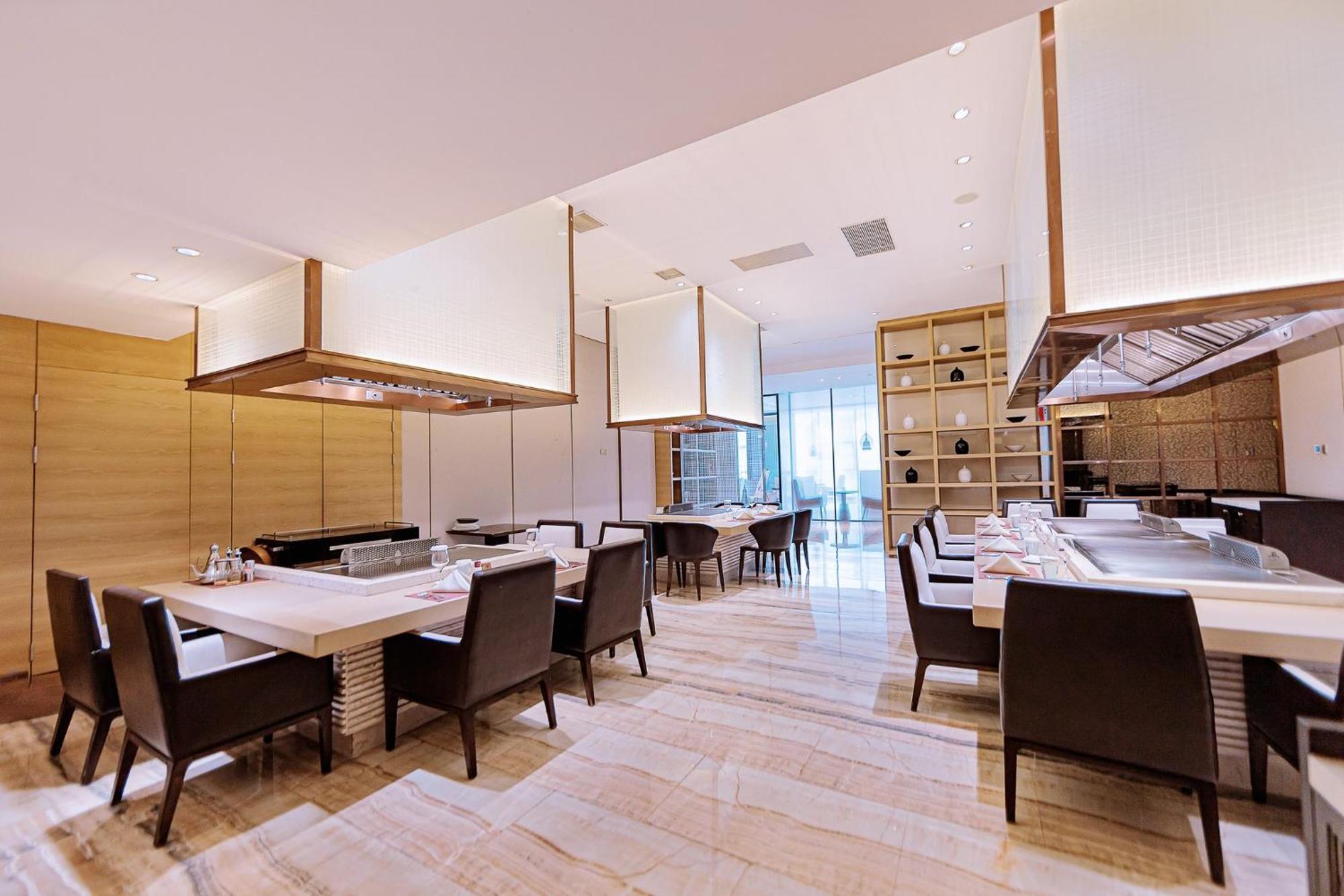 Crowne Plaza Yibin By Ihg Hotel Exterior photo