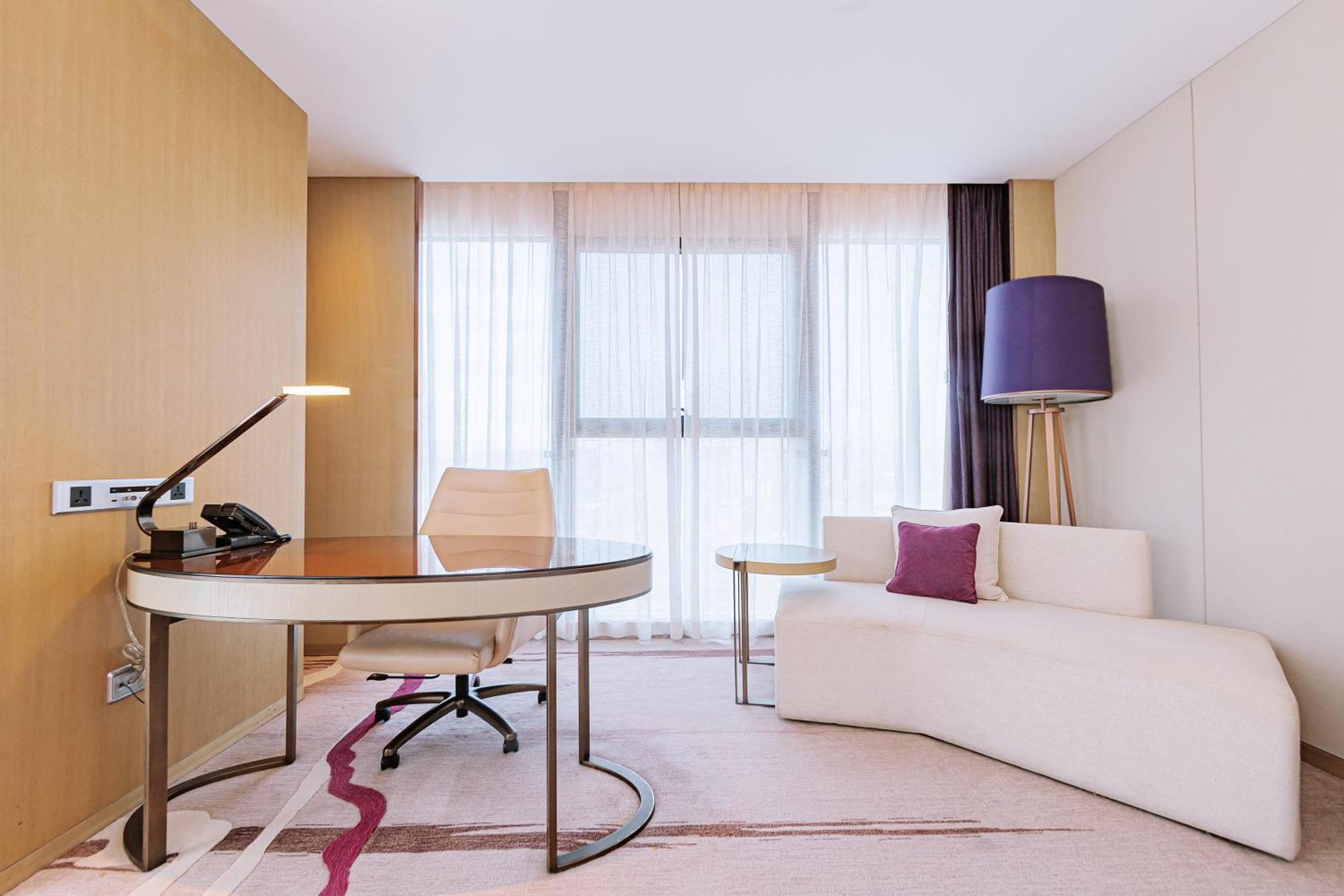 Crowne Plaza Yibin By Ihg Hotel Exterior photo