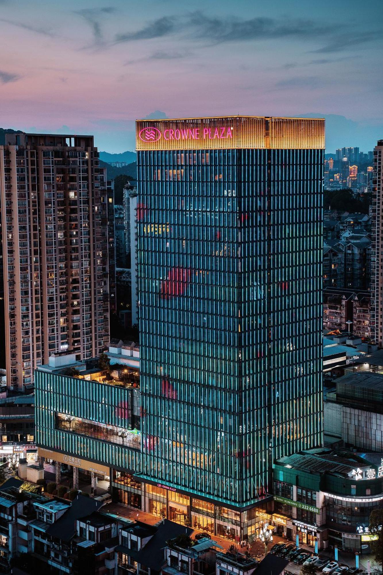 Crowne Plaza Yibin By Ihg Hotel Exterior photo